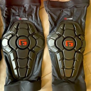 G Form Pro X-2 knee pads *Brand New + Never Used*